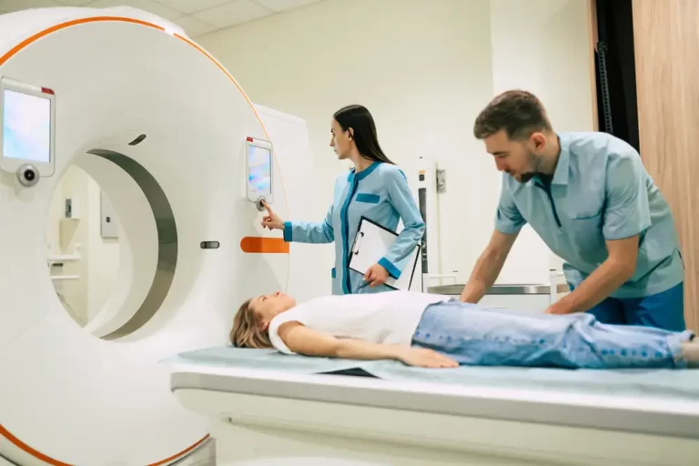 Entenda como é feito o exame de PET Scan/PET-CT