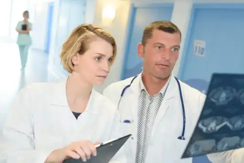 ‌Diferenças entre oncologista e mastologista: qual especialista consultar?