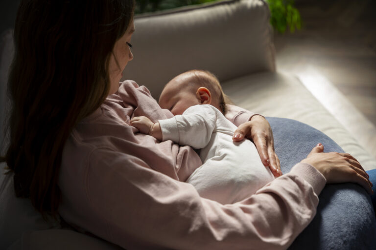 Posso amamentar com cistos ou nódulos na mama?