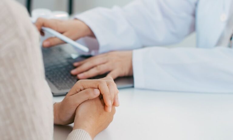 Quando procurar um mastologista: sinais que merecem atenção